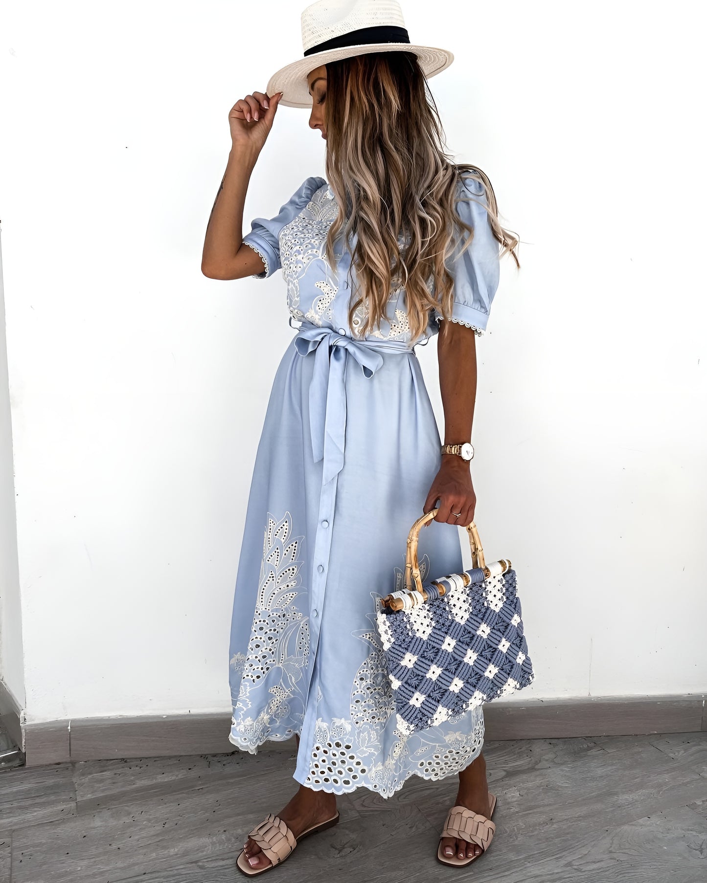 Lagoz Serafina™ | Geborduurde Hollow-Out Jurk