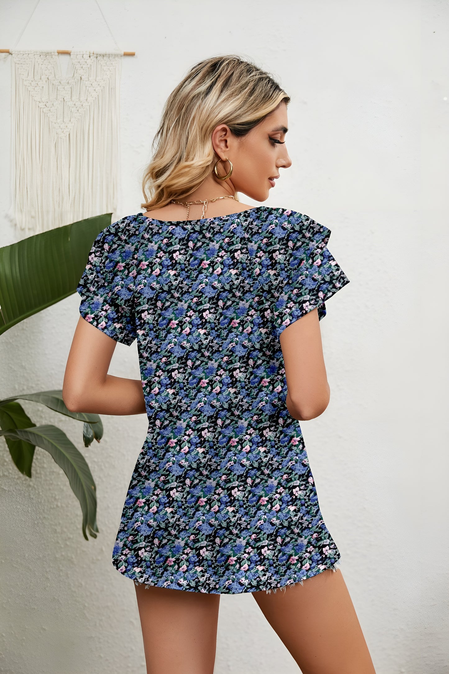 Lagoz Elise | Vrouwelijke V-hals Top met Ruffled Korte Mouwen
