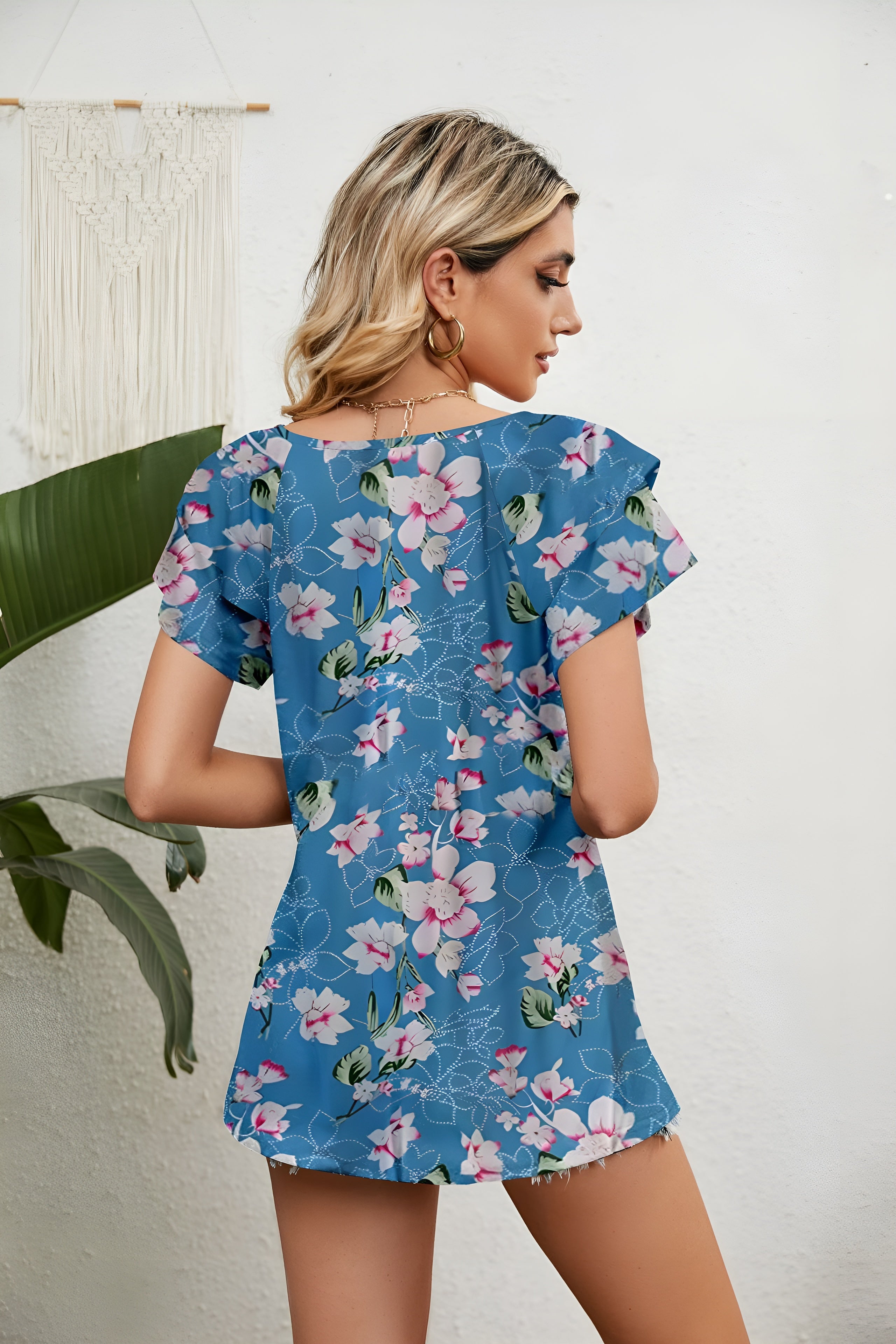 Lagoz Elise | Vrouwelijke V-hals Top met Ruffled Korte Mouwen